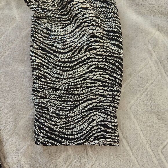 Chico's Black Metallic Silver Jacket Zip Zebra Size 1 Medium stretch Pockets - Picture 11 of 15